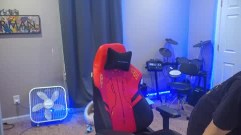 Snapshot of mattcashxxx chatting on 05-17-26, 04:03 Matt Cash online show from 05-17-26, 04:03