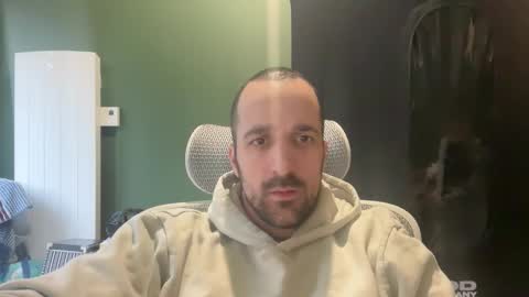 Snapshot of matthias24 chatting on 02-11-26, 01:49 M online show from 02-11-26, 01:49