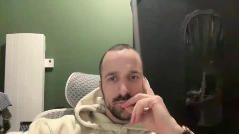 Snapshot of matthias24 chatting on 02-19-26, 10:39 M online show from 02-19-26, 10:39