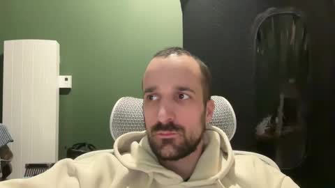 Snapshot of matthias24 chatting on 02-22-26, 12:01 M online show from 02-22-26, 12:01