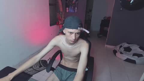 mattias     online show from 02-07-25, 01:43