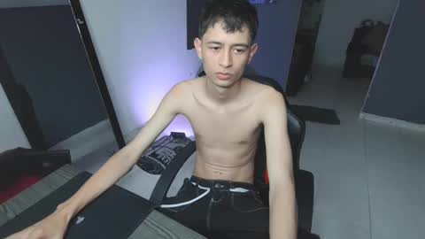 mattias     online show from 02-10-25, 03:03