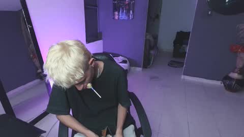 mattias     online show from 02-28-25, 06:21