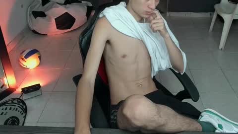 mattias     online show from 03-12-25, 03:40