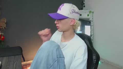 mattias     online show from 10-22-25, 11:37