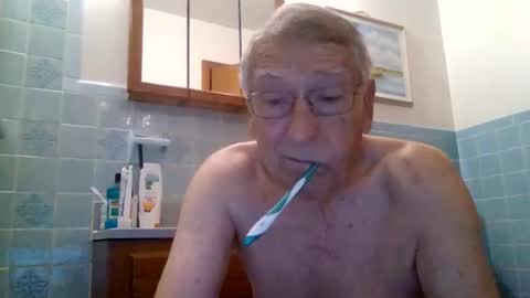 Snapshot of maturecouple1954 chatting on 05-28-26, 02:20 SXECPL55 at G mail Dot Com online show from 05-28-26, 02:20