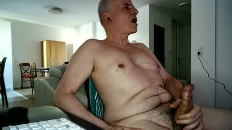 maturehotman online show from 06-25-26, 06:12