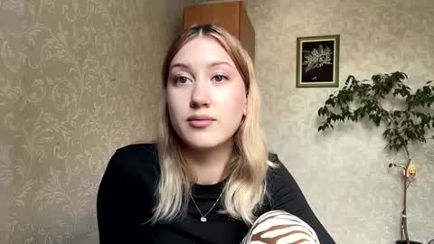 Mia online show from 07-16-26, 10:10