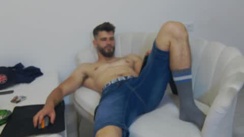 Snapshot of mauro_real_man chatting on 06-06-26, 06:01 mauro_real_man online show from 06-06-26, 06:01