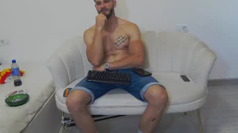 Snapshot of mauro_real_man chatting on 06-22-26, 05:10 mauro_real_man online show from 06-22-26, 05:10
