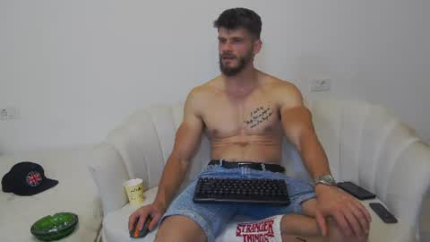 Snapshot of mauro_real_man chatting on 06-25-26, 07:40 mauro_real_man online show from 06-25-26, 07:40