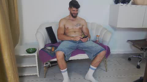 Snapshot of mauro_real_man chatting on 06-28-26, 04:24 mauro_real_man online show from 06-28-26, 04:24
