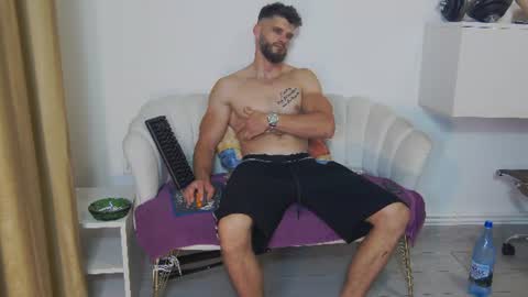 Snapshot of mauro_real_man chatting on 06-29-26, 04:07 mauro_real_man online show from 06-29-26, 04:07