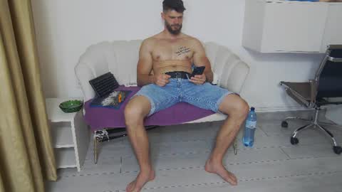 Snapshot of mauro_real_man chatting on 07-04-26, 05:52 mauro_real_man online show from 07-04-26, 05:52