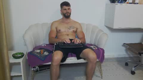 Snapshot of mauro_real_man chatting on 07-07-26, 08:02 mauro_real_man online show from 07-07-26, 08:02