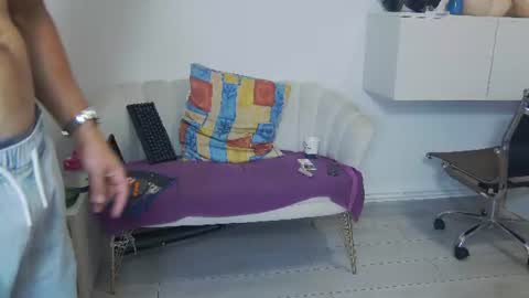 Snapshot of mauro_real_man chatting on 07-20-26, 07:44 mauro_real_man online show from 07-20-26, 07:44