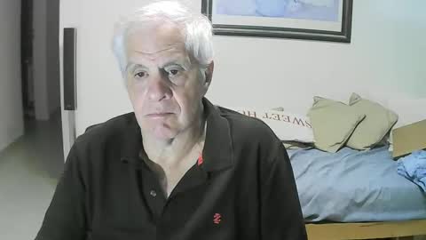 Snapshot of max_2017 chatting on 10-22-25, 02:12 max_2017 online show from 10-22-25, 02:12