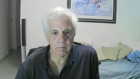 Snapshot of max_2017 chatting on 10-26-25, 11:42 max_2017 online show from 10-26-25, 11:42