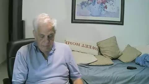 Snapshot of max_2017 chatting on 10-30-25, 03:52 max_2017 online show from 10-30-25, 03:52