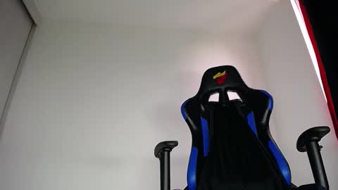 MAX online show from 05-17-26, 04:03