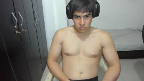 Snapshot of max_miller66 chatting on 04-23-26, 11:18 Max online show from 04-23-26, 11:18