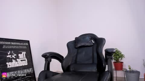 max_valiant1 online show from 02-16-26, 06:15