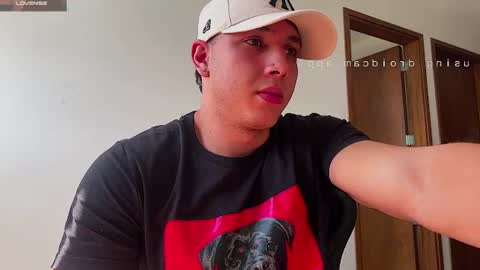 Snapshot of max_valiant1 chatting on 06-14-26, 03:03 max_valiant1 online show from 06-14-26, 03:03
