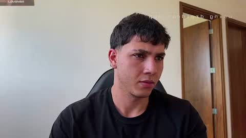 Snapshot of max_valiant1 chatting on 06-20-26, 07:38 max_valiant1 online show from 06-20-26, 07:38