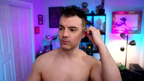 Snapshot of maxhughes chatting on 04-05-26, 03:47 Max Hughes online show from 04-05-26, 03:47