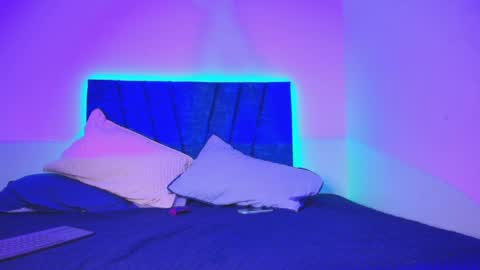 maxi_and_evan online show from 03-17-26, 04:06
