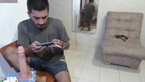 Snapshot of maxi_dick33 chatting on 05-07-26, 09:58 maxi dick online show from 05-07-26, 09:58
