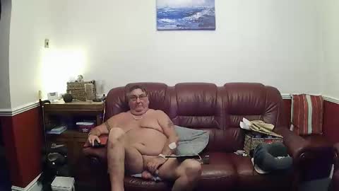 MAX online show from 05-13-26, 10:38