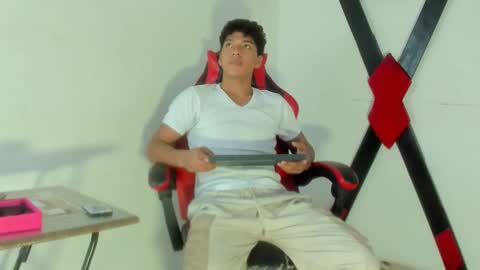 Maximiliano online show from 03-17-26, 07:39