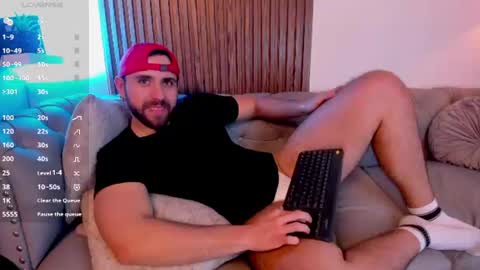 Snapshot of maximo_wolf1 chatting on 06-25-26, 05:17 Maximo Wolf online show from 06-25-26, 05:17