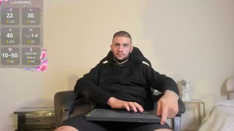 Snapshot of maximusclark1_ chatting on 06-30-26, 12:06 Maximus online show from 06-30-26, 12:06