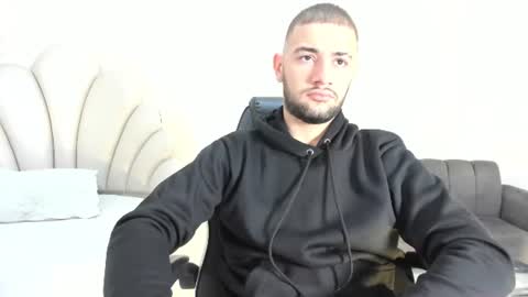Snapshot of maximusclark1_ chatting on 07-08-26, 11:37 Maximus online show from 07-08-26, 11:37