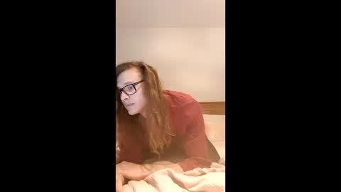 Snapshot of maxinetallgirl chatting on 04-01-26, 10:38 maxinetallgirl online show from 04-01-26, 10:38