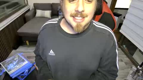 Snapshot of maxredz chatting on 03-05-25, 04:02 Max online show from 03-05-25, 04:02