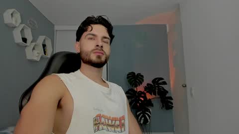 Maxi online show from 04-10-26, 01:22