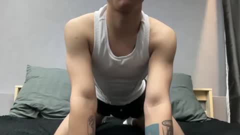 Snapshot of maxwoolf chatting on 04-11-26, 04:33 Max online show from 04-11-26, 04:33