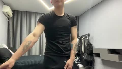 Snapshot of maxwoolf chatting on 04-18-26, 07:07 Max online show from 04-18-26, 07:07