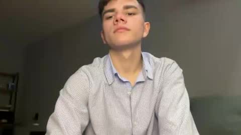 Snapshot of maxwoolf chatting on 04-30-26, 05:19 Max online show from 04-30-26, 05:19
