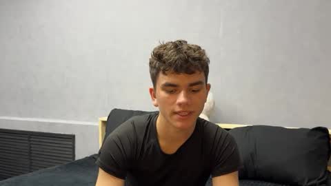 Snapshot of maxwoolf chatting on 05-24-26, 04:45 Max online show from 05-24-26, 04:45