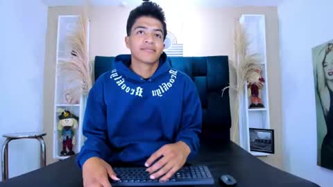 Max Wyatt online show from 06-18-26, 11:25