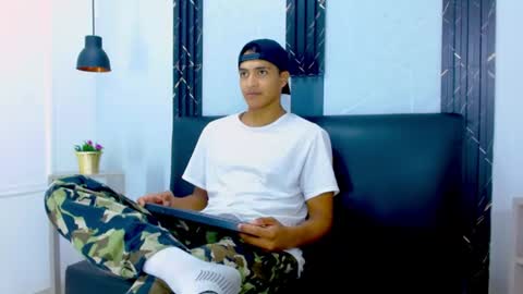 Max Wyatt online show from 07-04-26, 11:44
