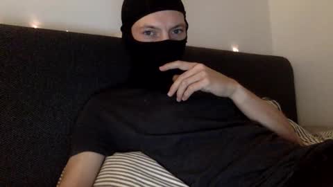 Snapshot of maxxx___89 chatting on 06-09-26, 10:27 Max online show from 06-09-26, 10:27