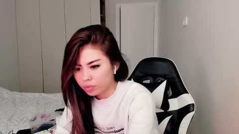 Mia online show from 03-05-26, 07:26