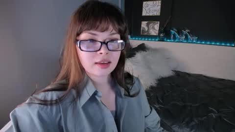 Snapshot of maya___muse chatting on 03-25-26, 02:12 Maya online show from 03-25-26, 02:12