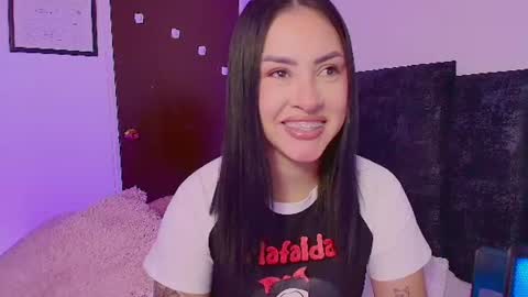 Snapshot of maya_blue_ chatting on 06-30-26, 04:35 Maya online show from 06-30-26, 04:35