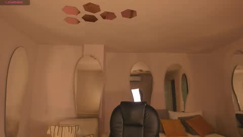 Maya online show from 02-09-26, 04:49